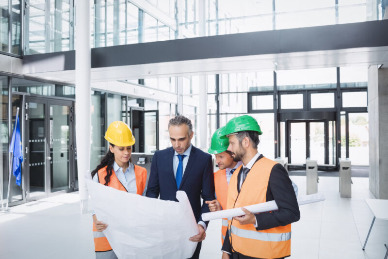 Best Practices to Hire Commercial Building Contractors in the UK (With Expert Tips)
